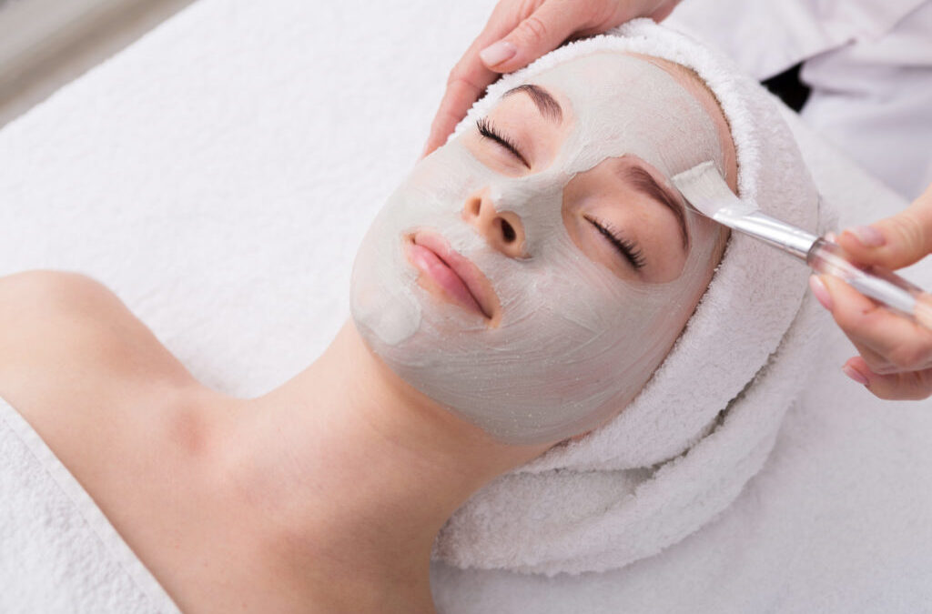 Facials for Acne-Prone Skin: How to Control Breakouts